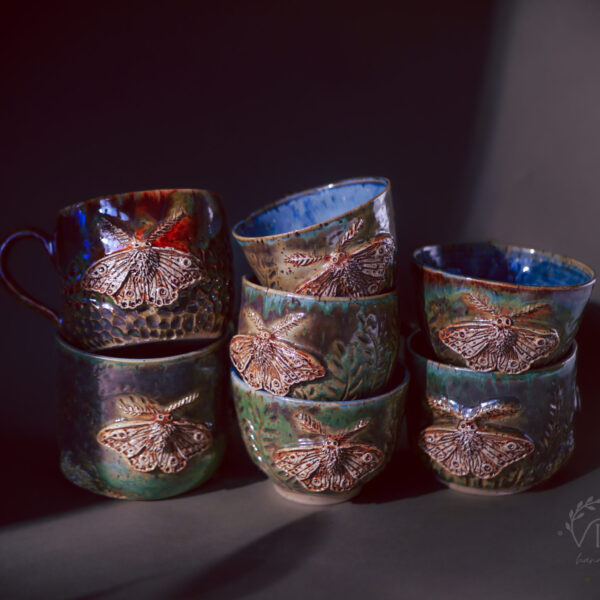 Nature's Relics - kubek z ćmą