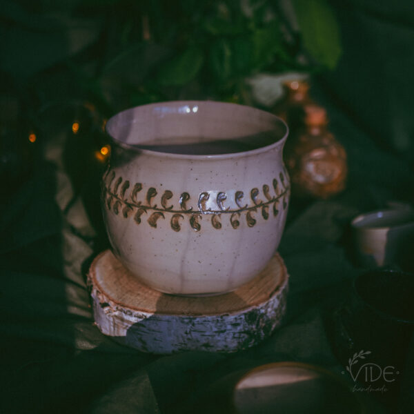 Osłonka ze zdobieniem